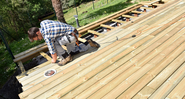 Mike Pohl's Carpentry Service Logo