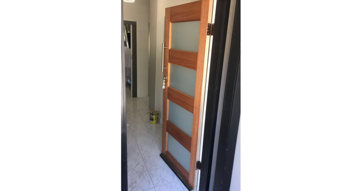 DCR Carpentry & Construction Logo