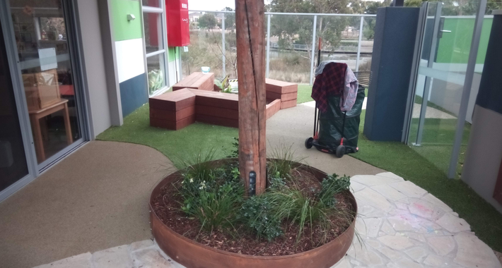 AMF GARDENING AND MAINTENANCE Logo