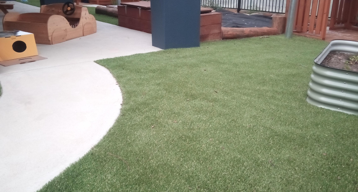 AMF GARDENING AND MAINTENANCE Logo