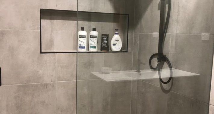 Melbourne Renovation Group Logo