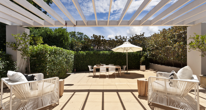 Knock It Up Pty Ltd Logo