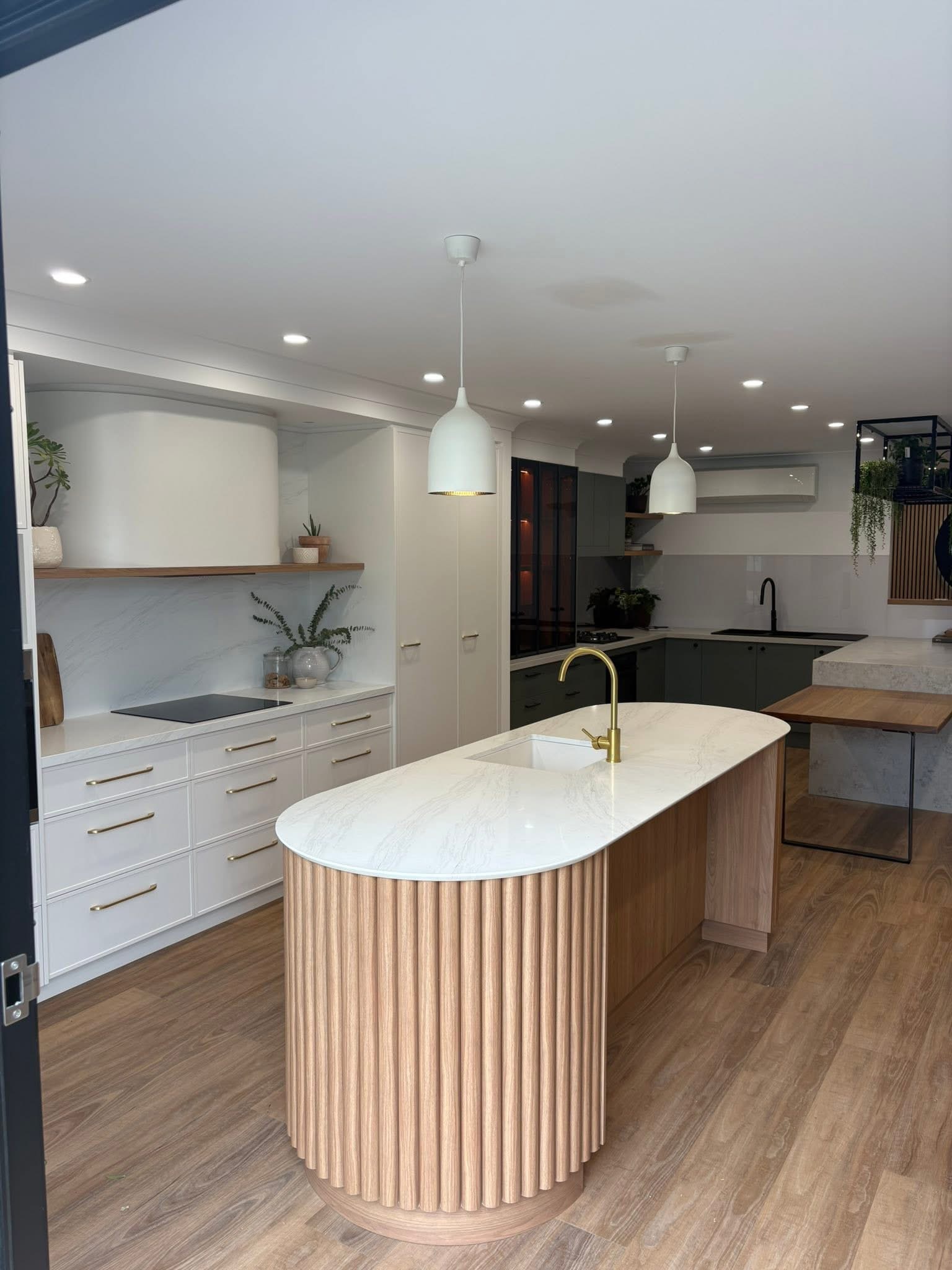 A2Z Kitchens & Joinery - Photo 3